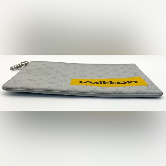 Louis Vuitton White Monogram Antarctica Zip Pouch O-Case Clutch - Picture 6 of 9